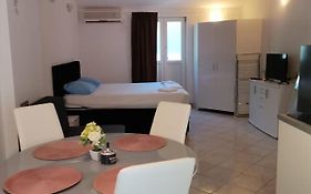Dine Apartment